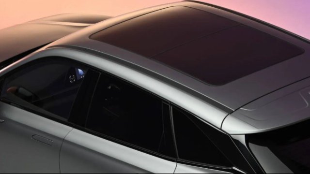Panoramic sunroof https://www.duckworth.co.uk/assets/media/omoda9_10.jpeg