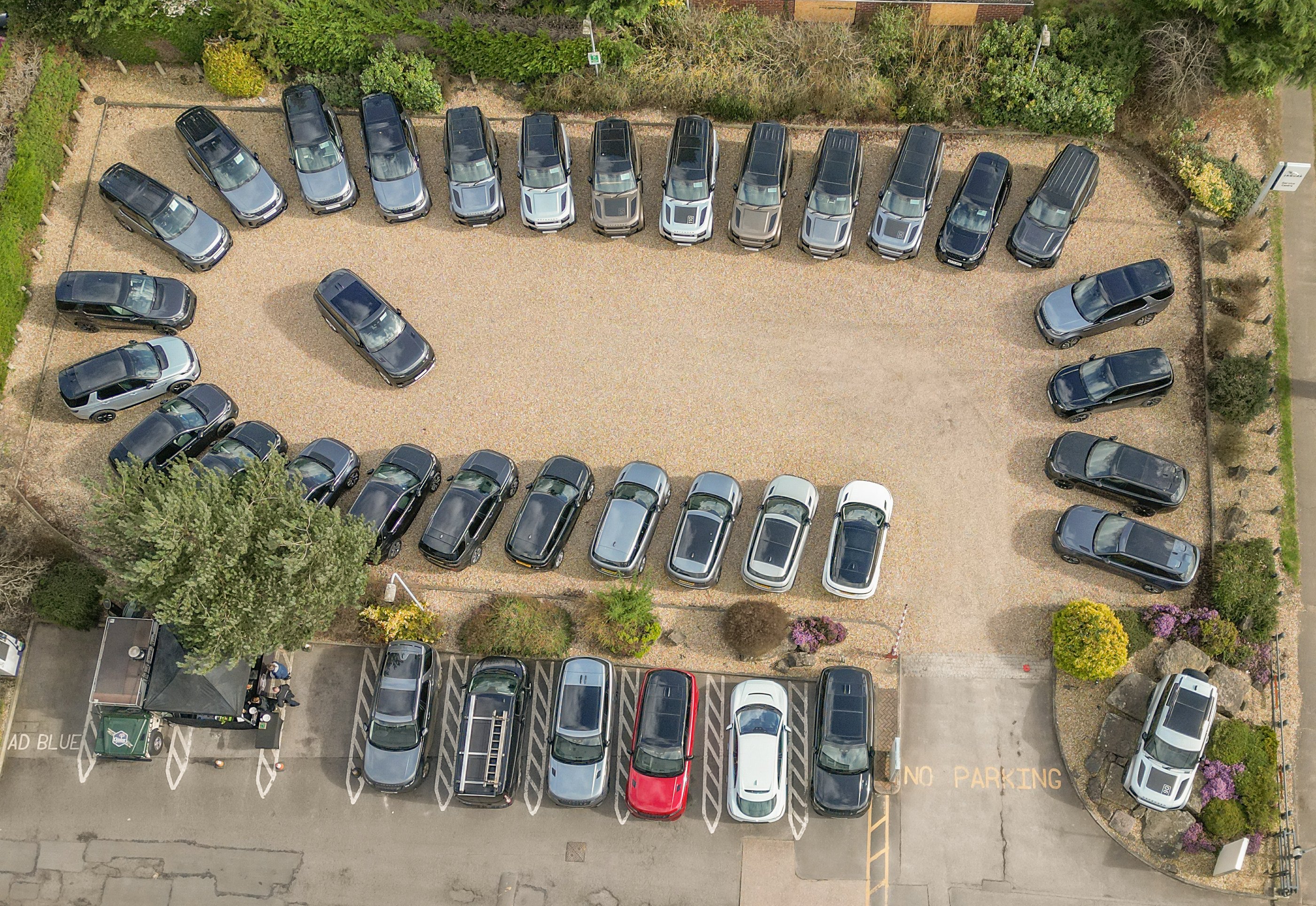 What warranty comes with approved used Land Rover vehicles?