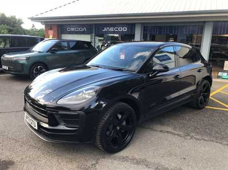 PORSCHE MACAN