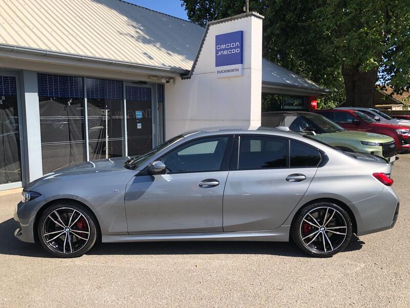 BMW 3 SERIES